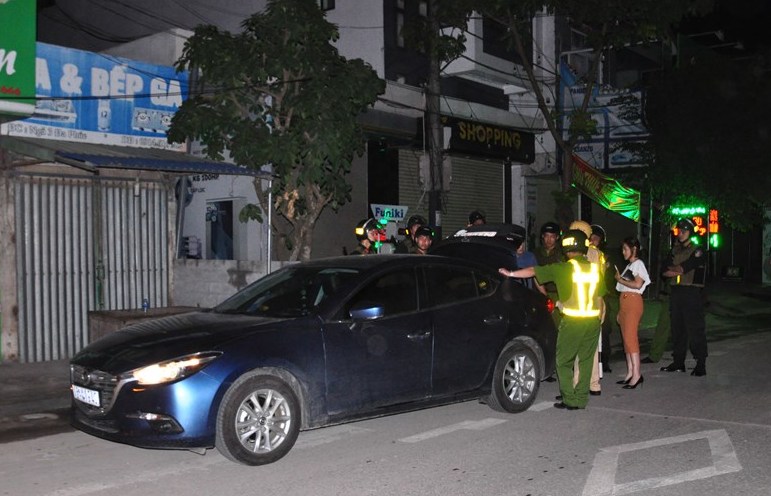 Công an quận Dương Kinh: Bắt giữ 2 đối tượng phạm pháp hình sự